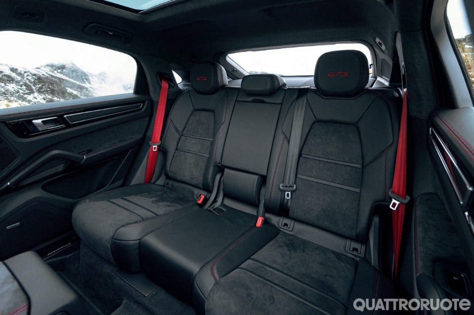 Cayenne Coupé GTS, prestazioni al top con il V8