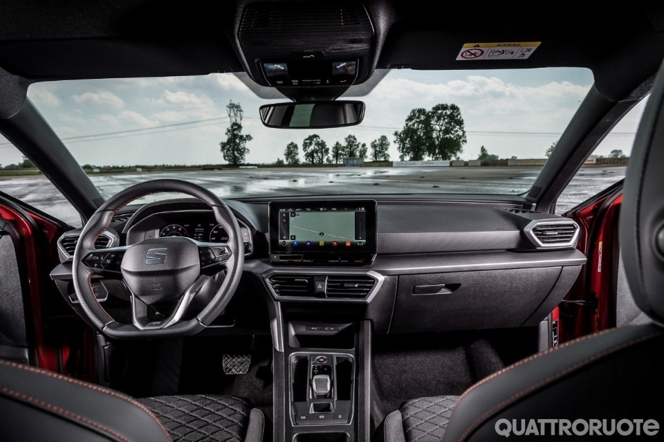 Leon 1.5 eTSI, sangue latino - VIDEO