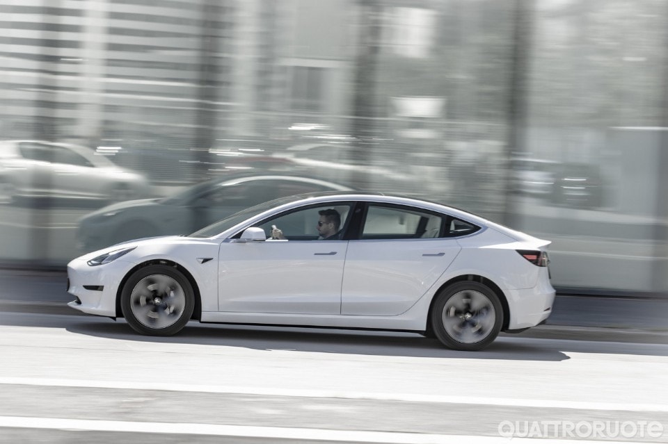 Standard Range Plus, più efficiente e con 328 km d'autonomia reale