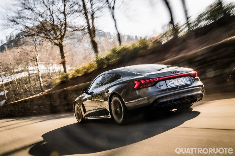 Audi RS e-tron GT: va forte, anche nella ricarica