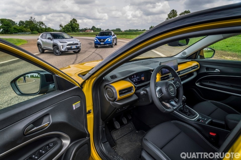 Abbiamo buttato la Jeep Avenger nella mischia - VIDEO