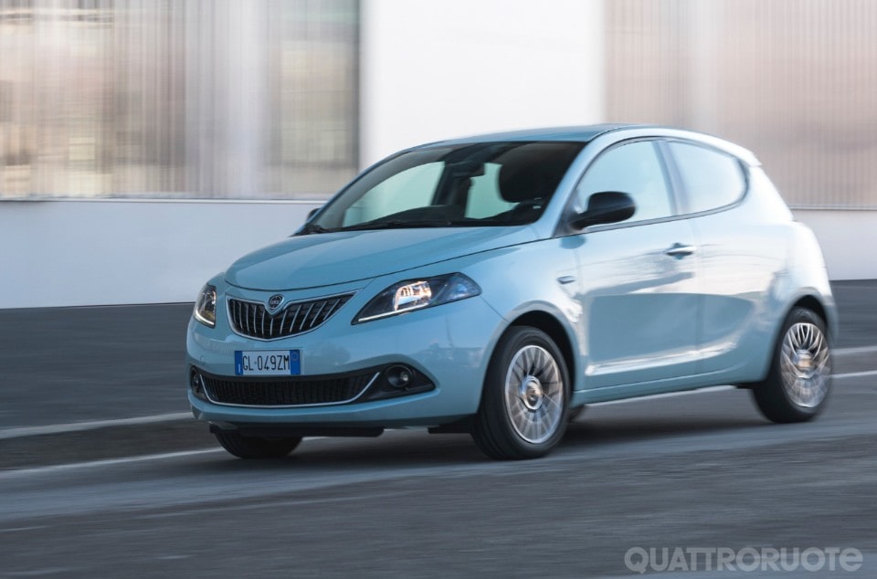 Lancia Ypsilon, comoda, chic e attenta ai consumi