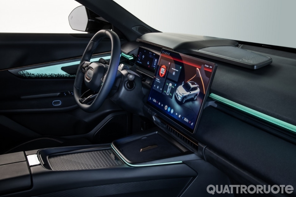 Lynk & Co 08: una plug-in così non l'avevamo mai provata