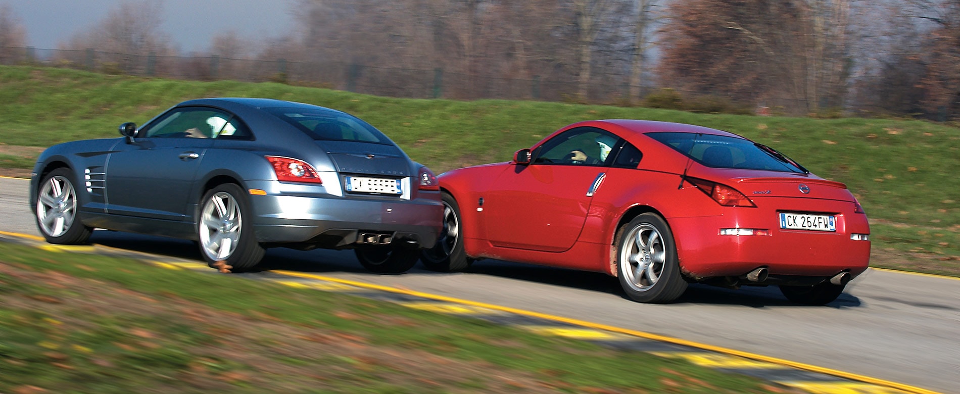 Nissan 350Z vs Chrisler Crossfire Nissan 350Z vs Chrisler Crossfire