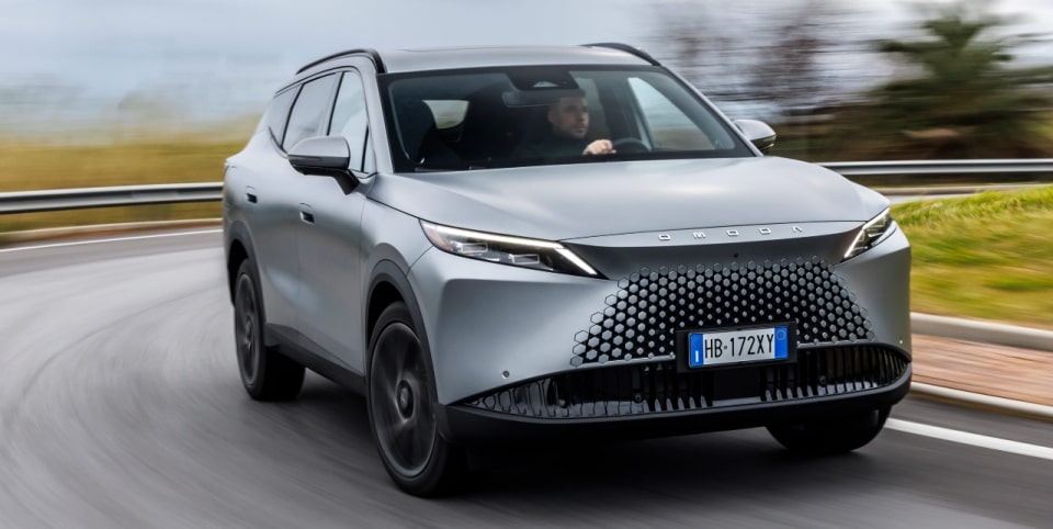 Omoda 7 Super Hybrid: i consumi reali della SUV plug-in che promette 1.200 km di autonomia