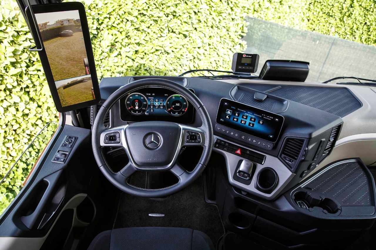 2020-Mercedes-Actros-DE-2 2020-Mercedes-Actros-DE-2