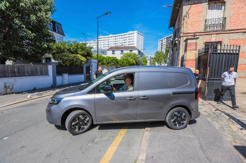 Alla guida del Nissan Townstar EV